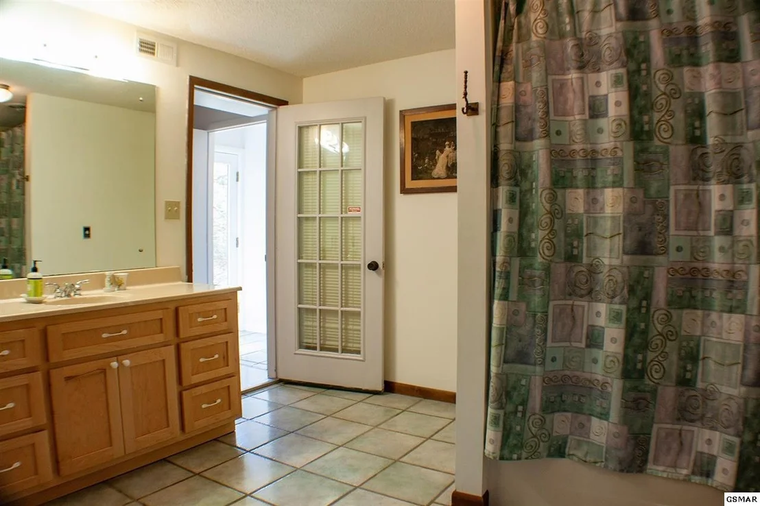 Photo of 1870 RIDGECREST Drive