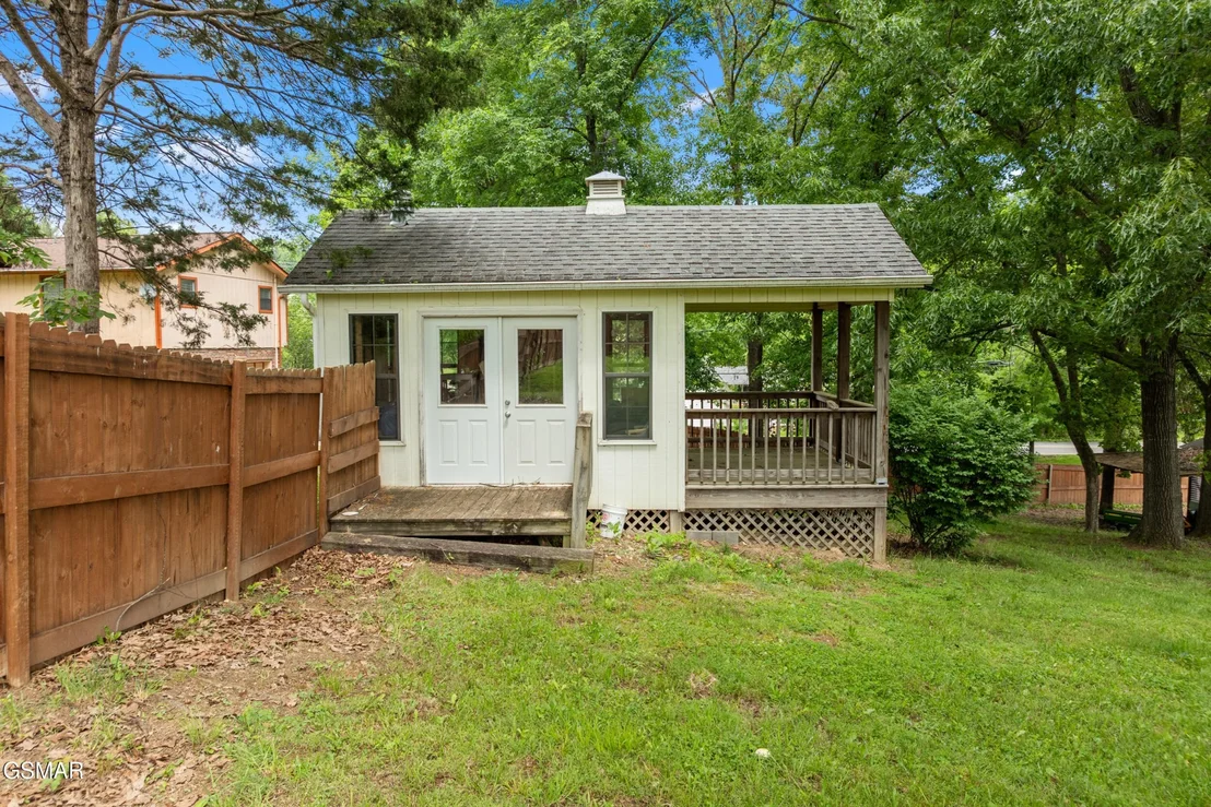 Photo of 310 Hollywood Circle