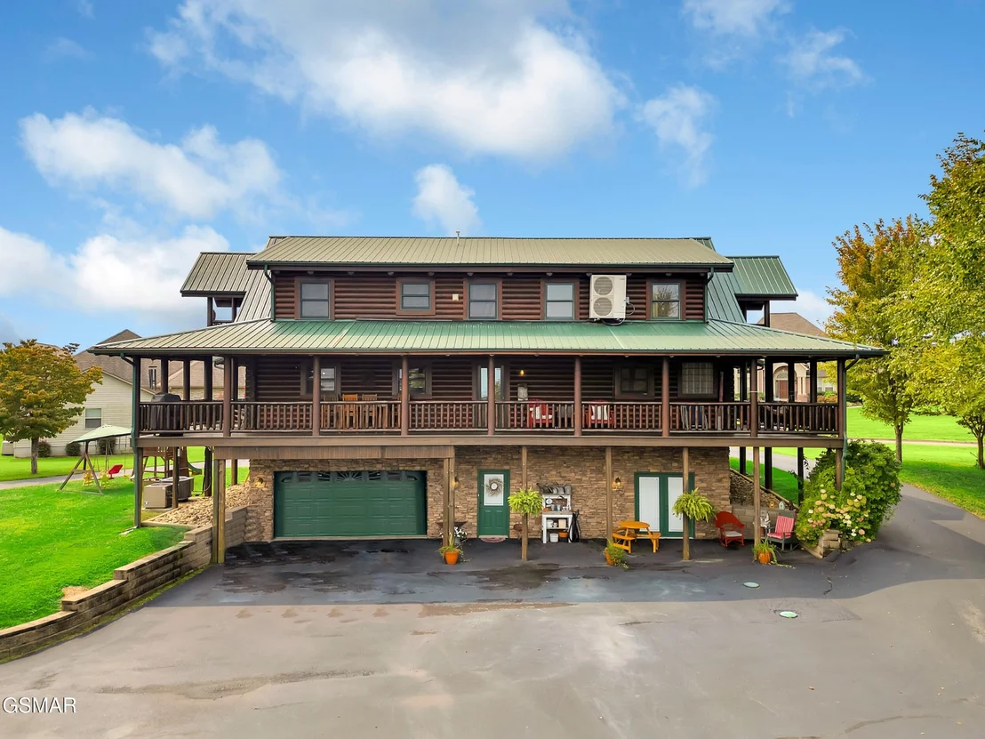 Photo of 838 Pinnacle Drive