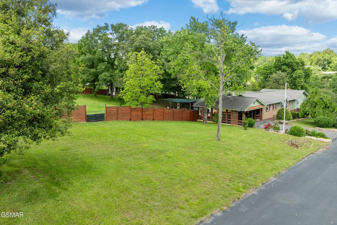 Photo of 310 Hollywood Circle