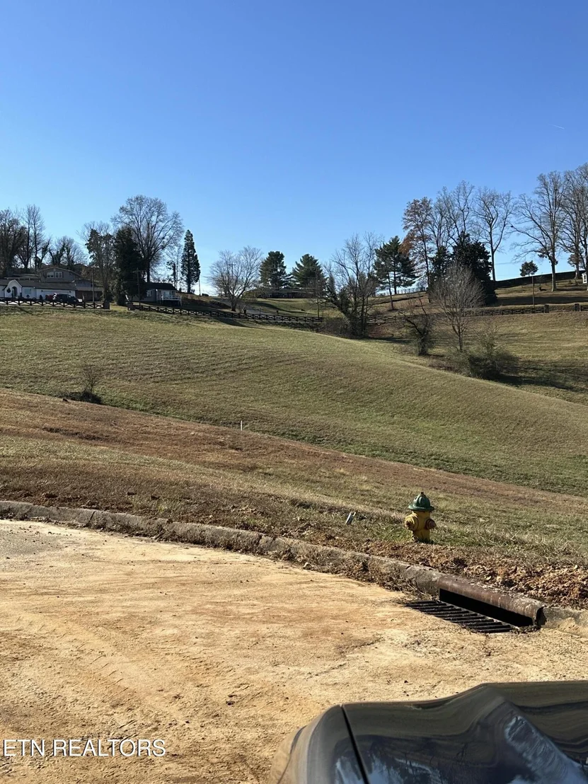 Photo of 590 River Rd