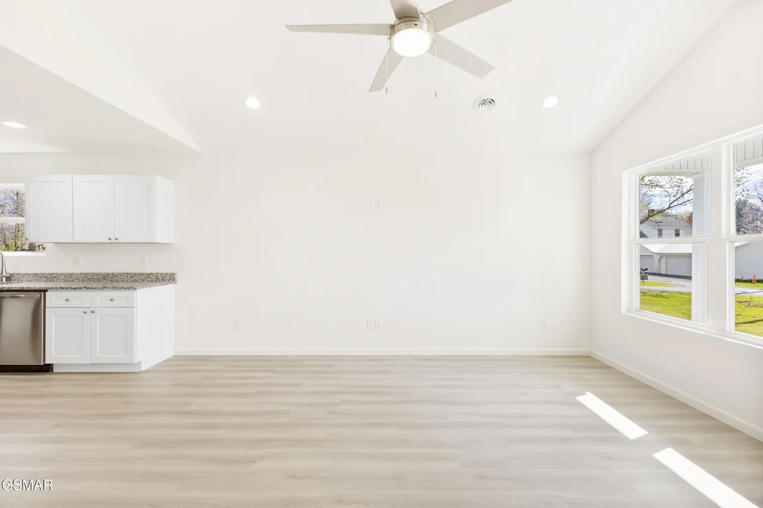 Photo of 212 Baylor Avenue