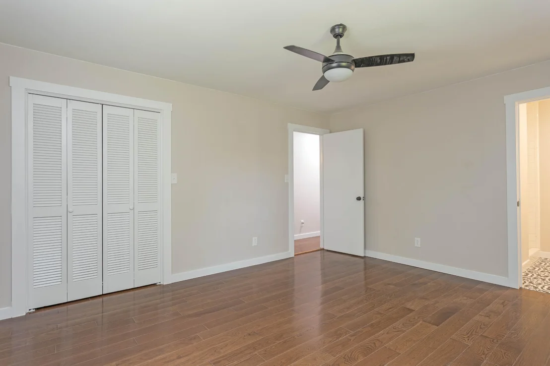 Photo of 547 Van Davis Road NW