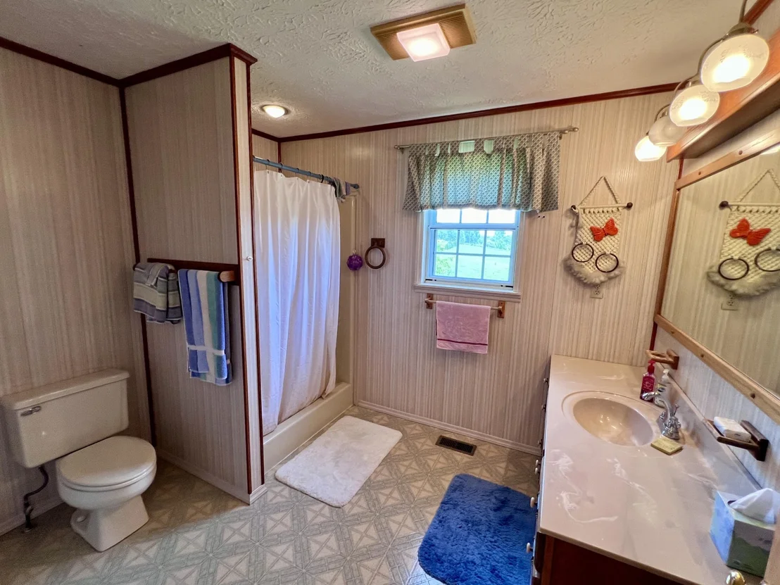 Photo of 1689 Ridge Road