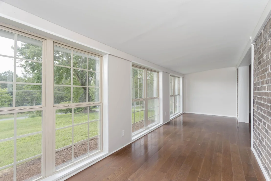 Photo of 547 Van Davis Road NW