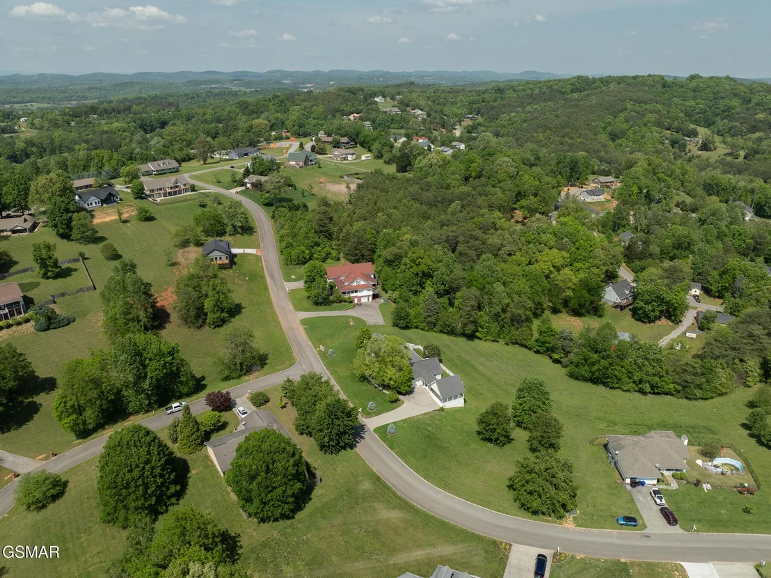 Photo of 884 River Cliff Drive