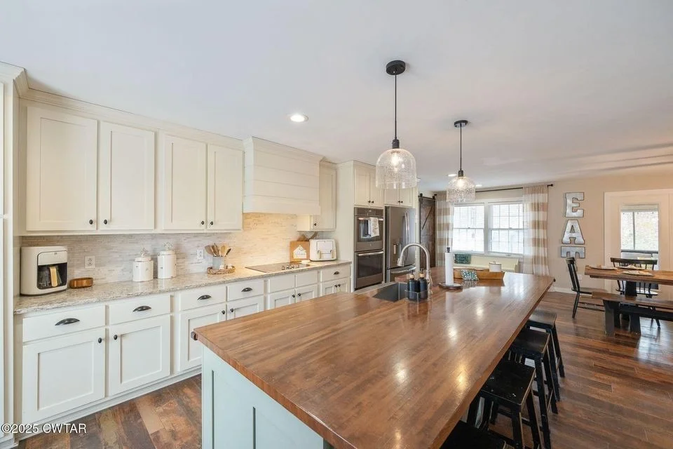 Photo of 607 Colonial Dr