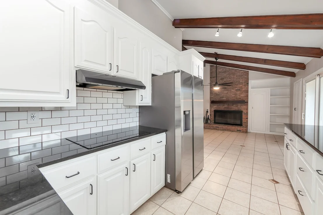 Photo of 596 Russell Rd