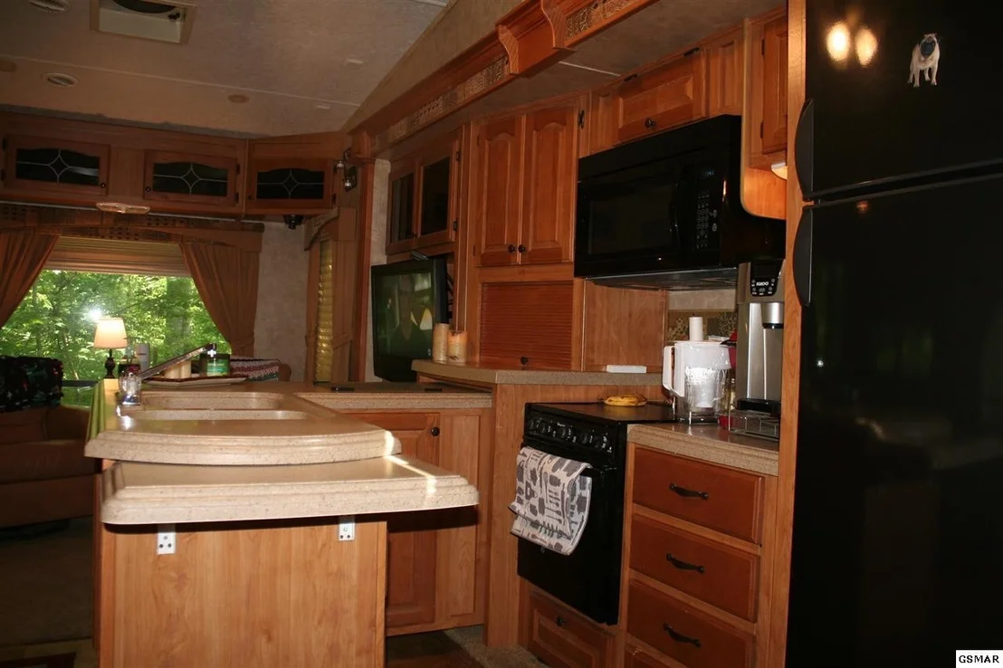 Photo of 5355 Parkway East