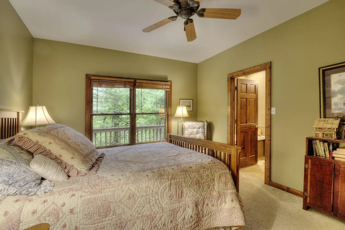Photo of 121 Greystone Way