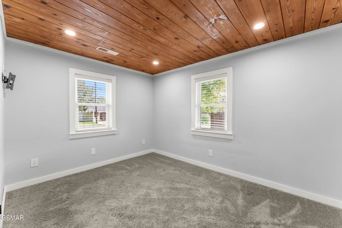 Photo of 310 Two View Road