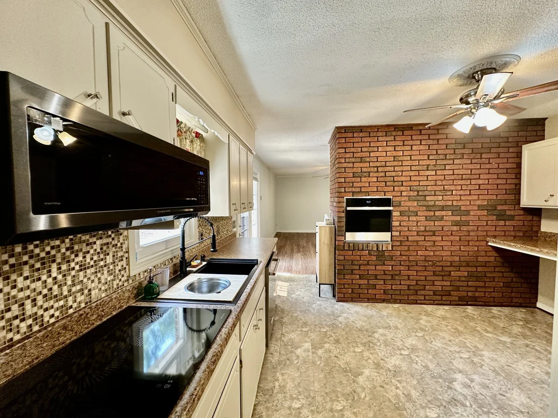 Photo of 52 Nottingham Ln