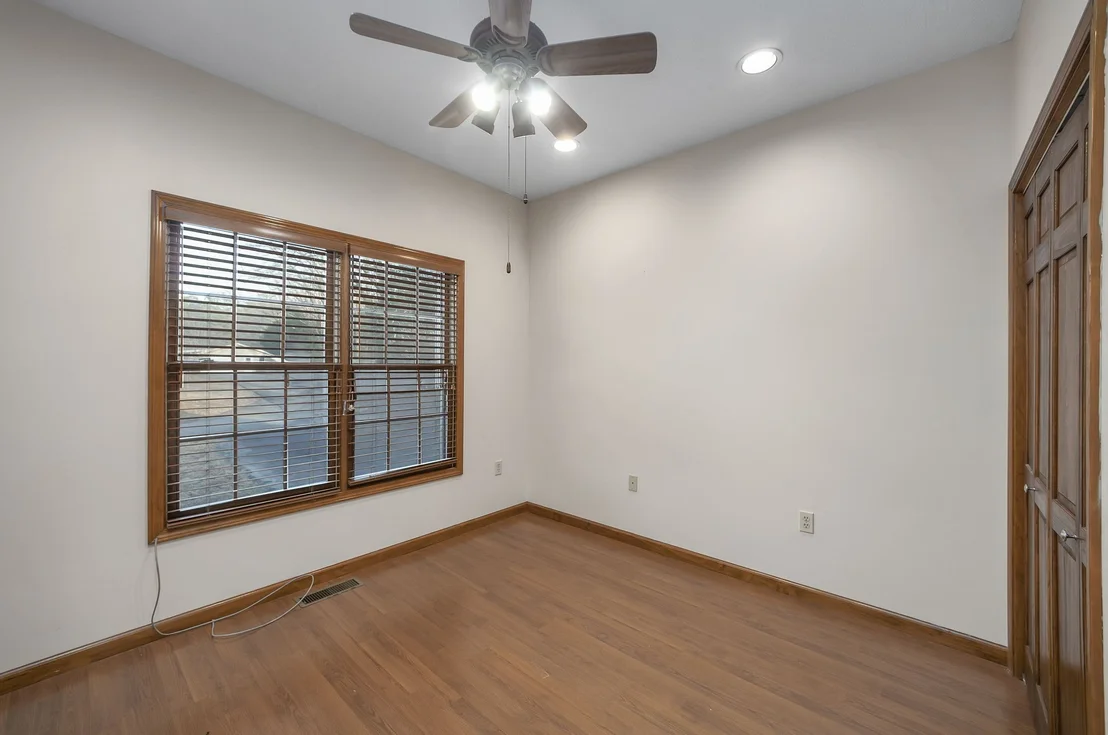 Photo of 40 Pine Cv