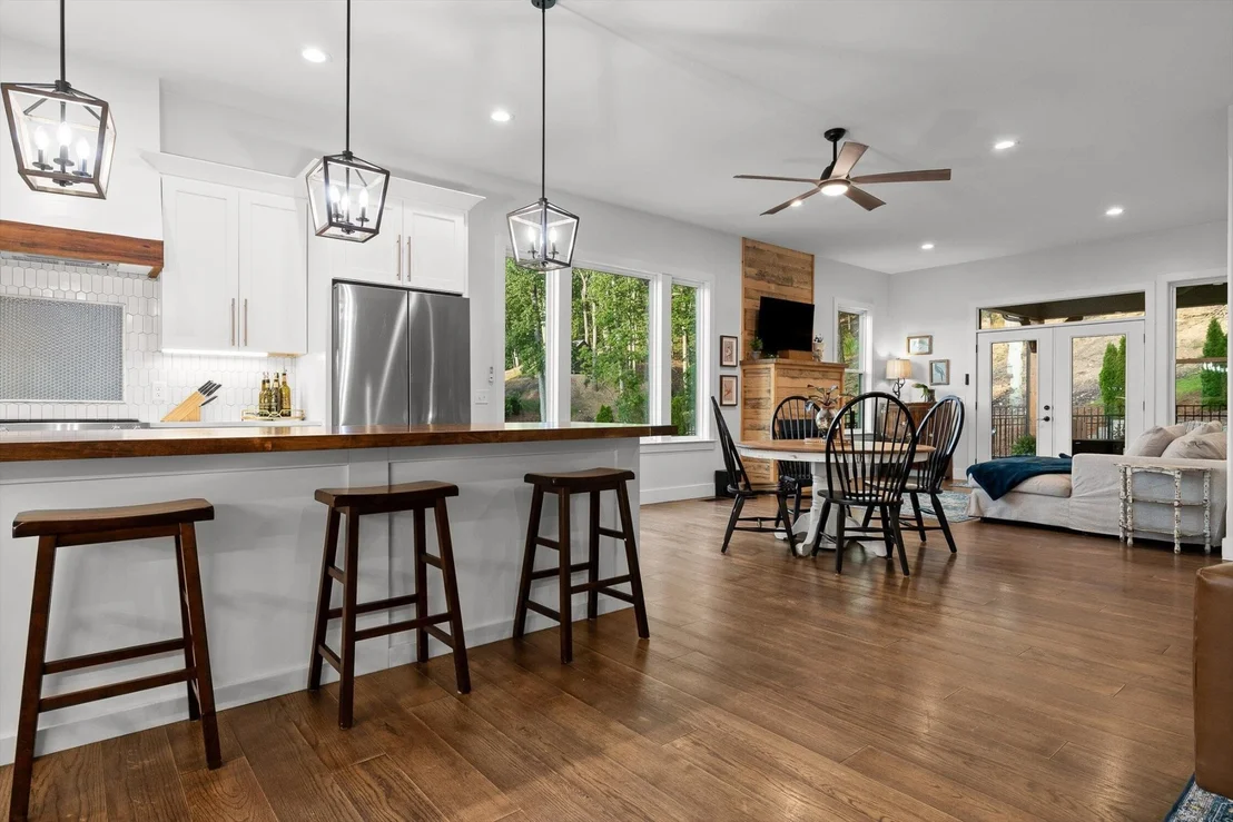 Photo of 9962 Caseview Drive