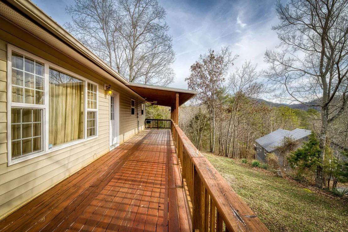 Photo of 2933 Ridgecrest Tr