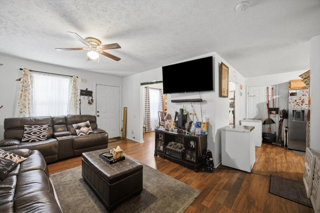 Photo of 915 Sylvan Drive