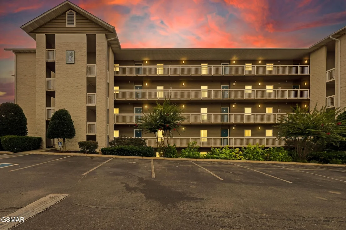 Photo of Unit 552 at 205 Ogle Drive