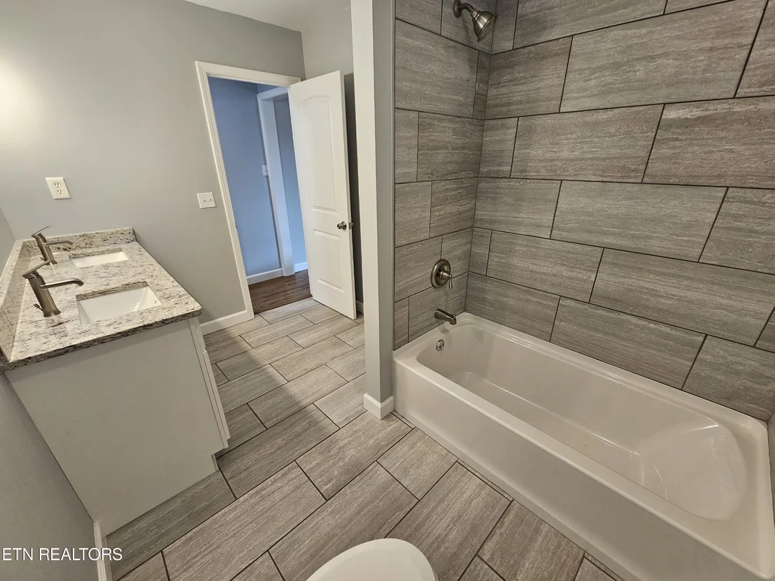 Photo of 327 Longview Drive