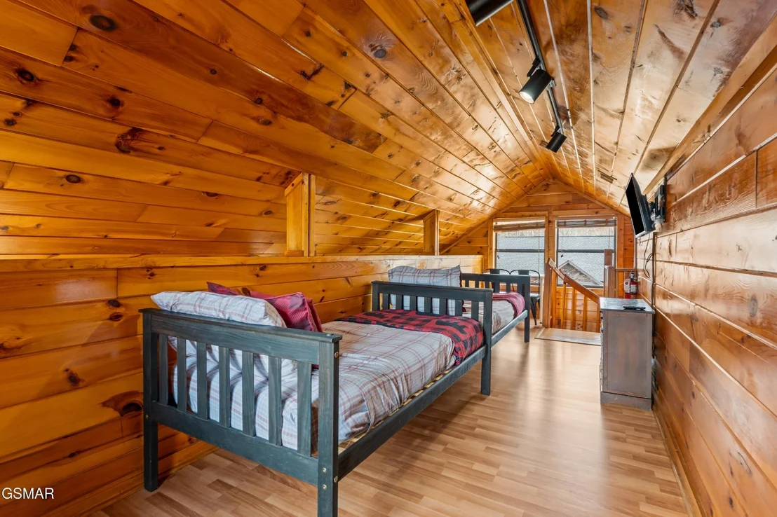 Photo of 513 Hideaway Ridge Circle