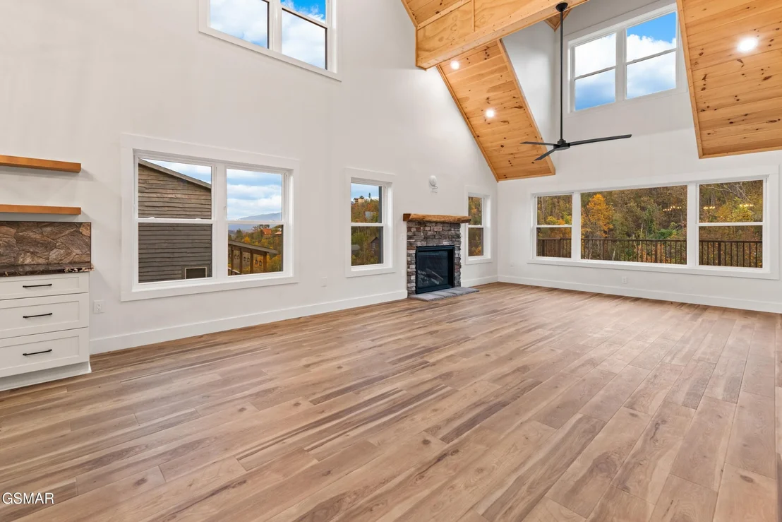 Photo of 652 Pinecrest Drive