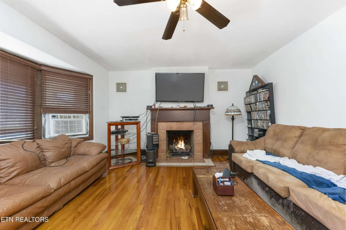 Photo of 812 Riverview Drive