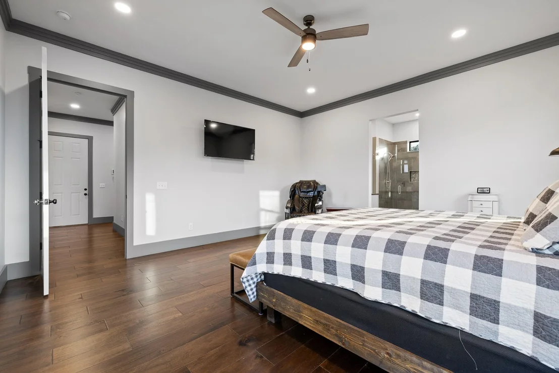 Photo of 2323 River Bluffs Drive