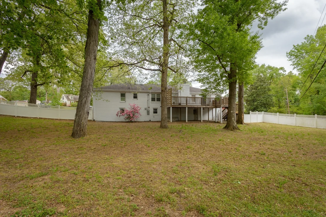 Photo of 102 Colonial Dr