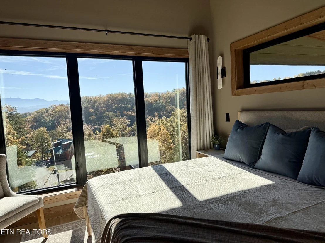 Photo of 1540 Bear Valley Rd
