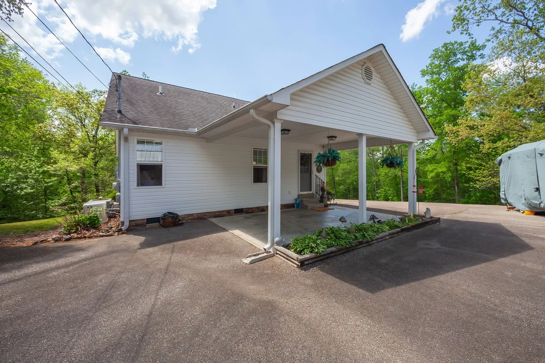 Photo of 455 Madison Cir
