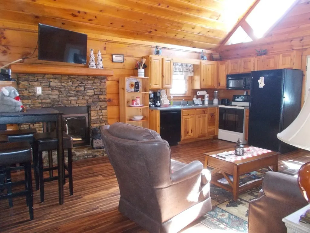 Photo of Unit AUTUMNBREEZE at 504 Chickasaw Gap
