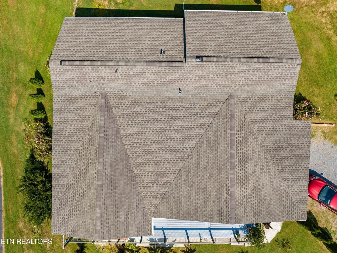 Photo of 386 White Oak Circle