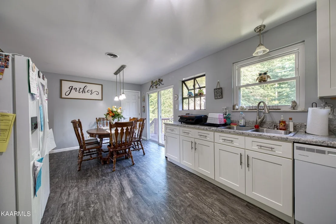 Photo of 215 Brooks Rd