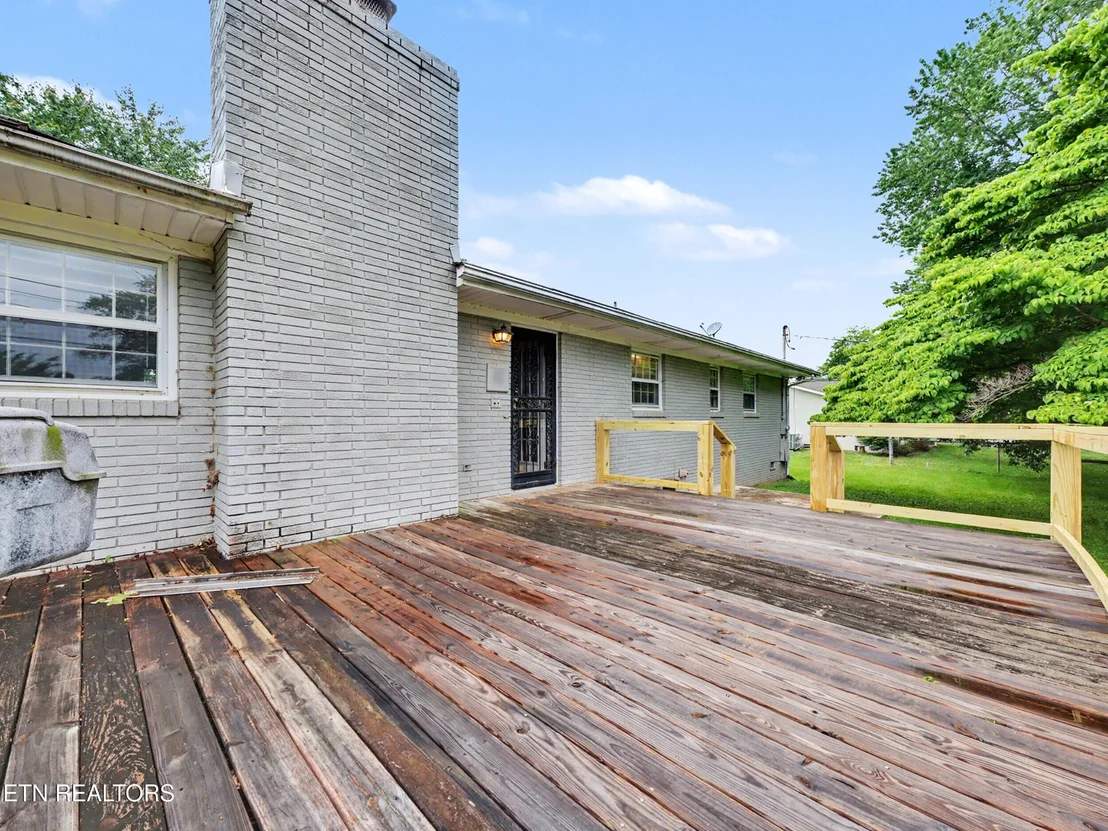 Photo of 7624 Berkshire Blvd