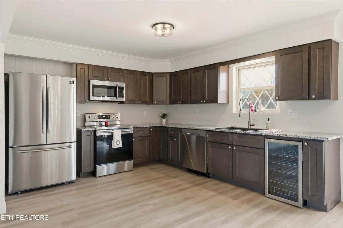 Photo of 229 Brown Crest Rd