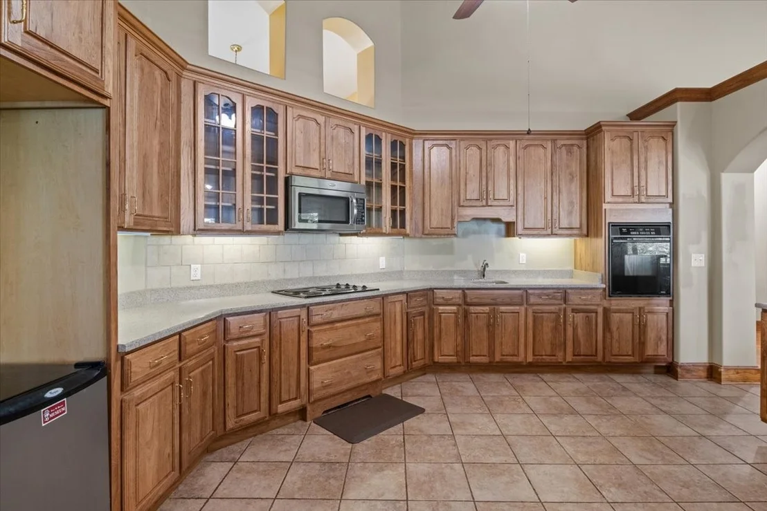 Photo of 867 River Oaks Dr