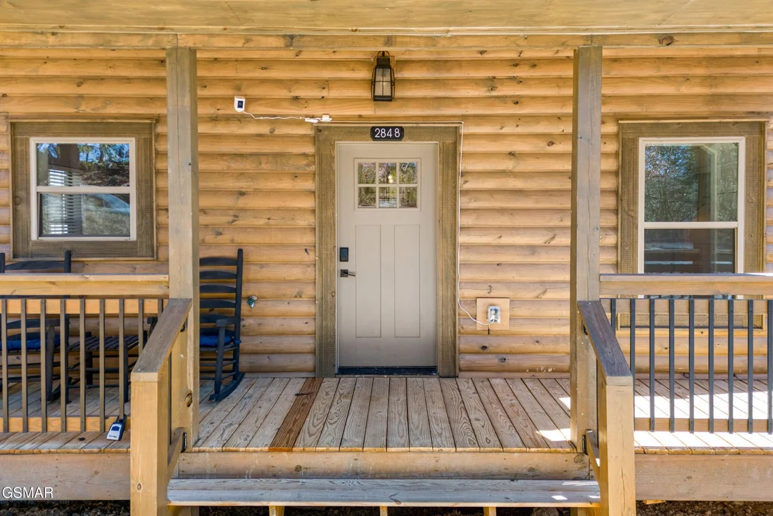Photo of 2848 Sequoia Road