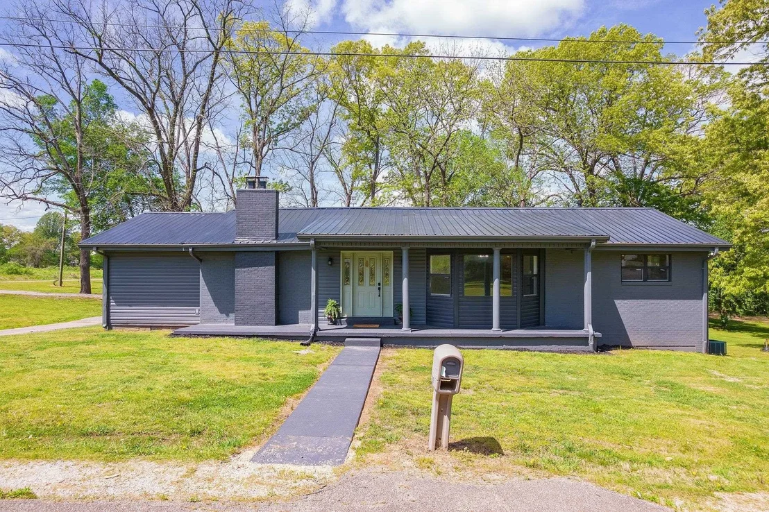 Photo of 200 HILLCREST DR