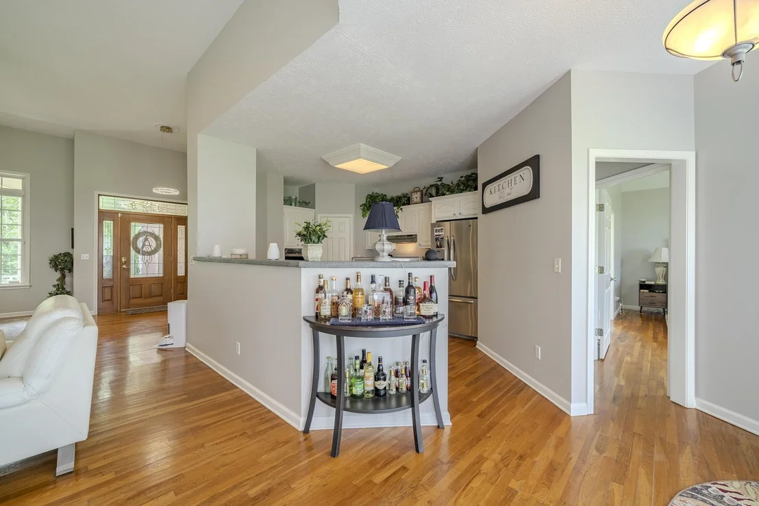 Photo of 135 BETSY DR