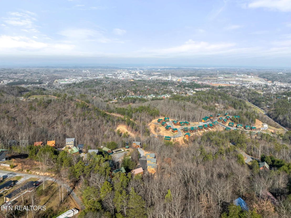 Photo of 804 Peak Loop Way