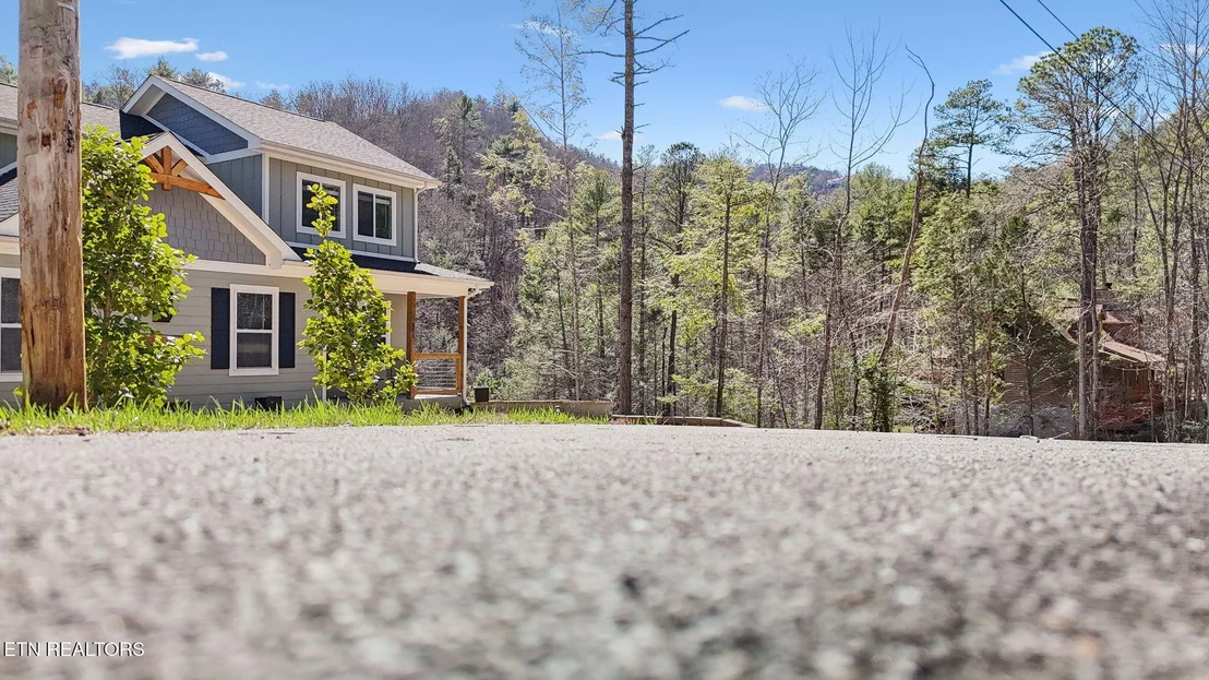 Photo of 330 Rainbow Circle