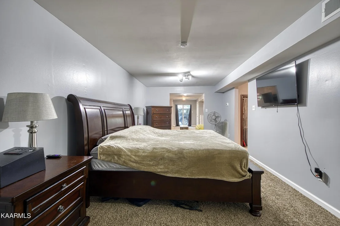 Photo of 215 Brooks Rd
