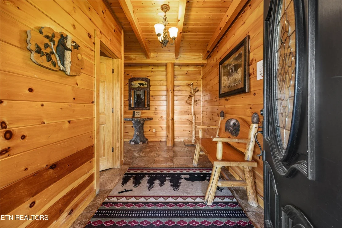 Photo of 1107 N Trail Drive