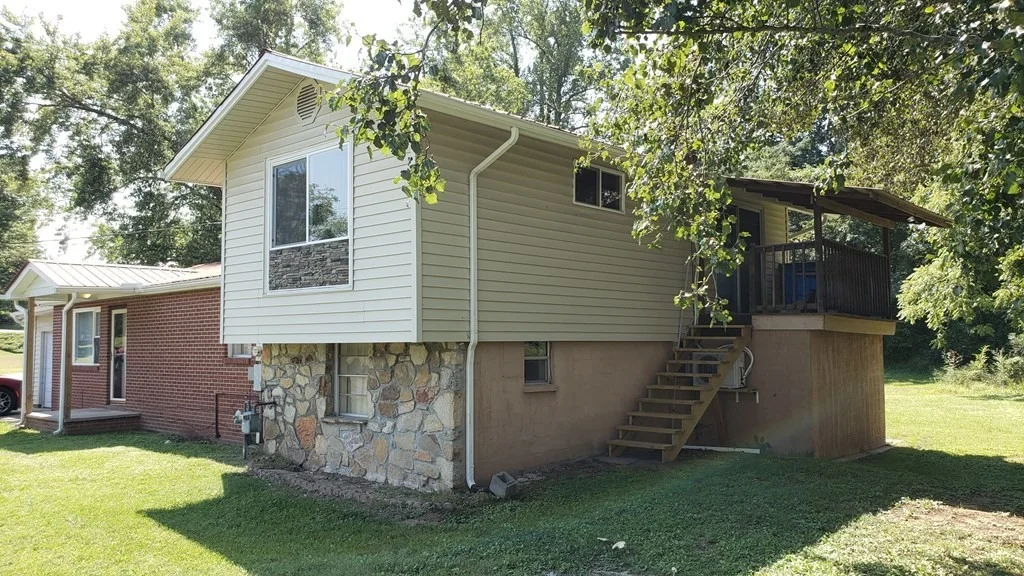 Photo of 303 Meadowbrook Drive
