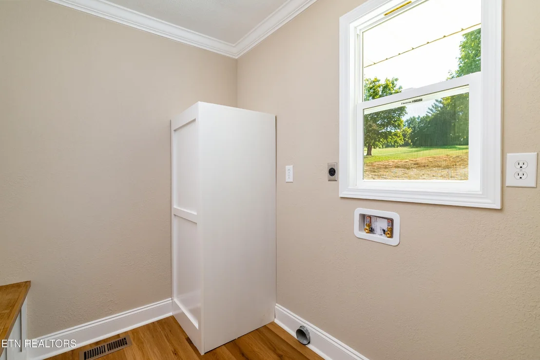 Photo of 700 Lakeview Drive