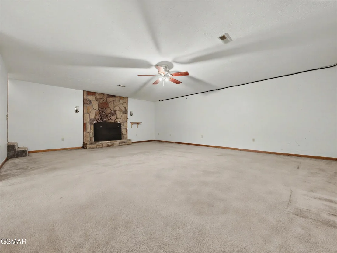 Photo of 2456 Amanda Lane