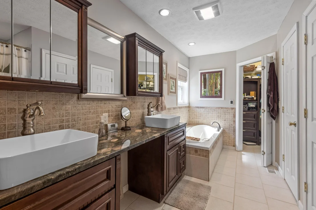 Photo of 122 Eagle Point Drive