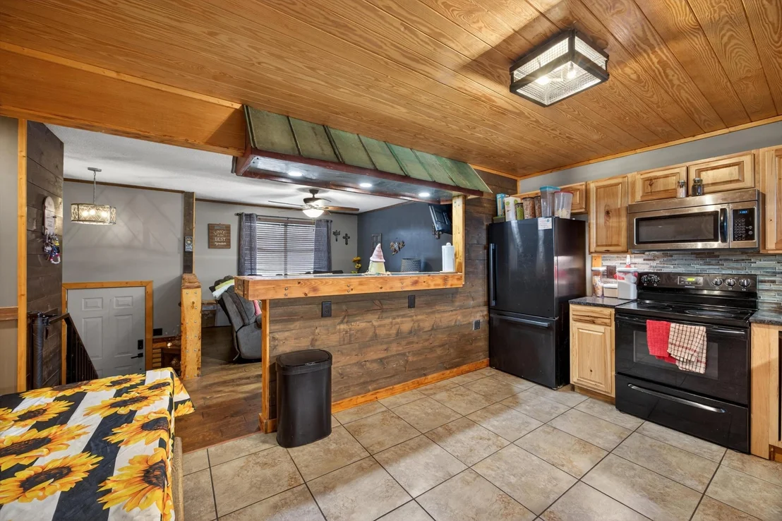 Photo of 230 SE Fairview Drive SE