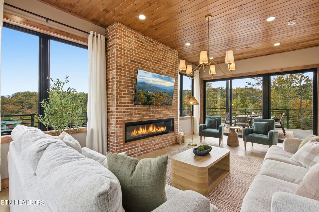 Photo of 1540 Bear Valley Rd