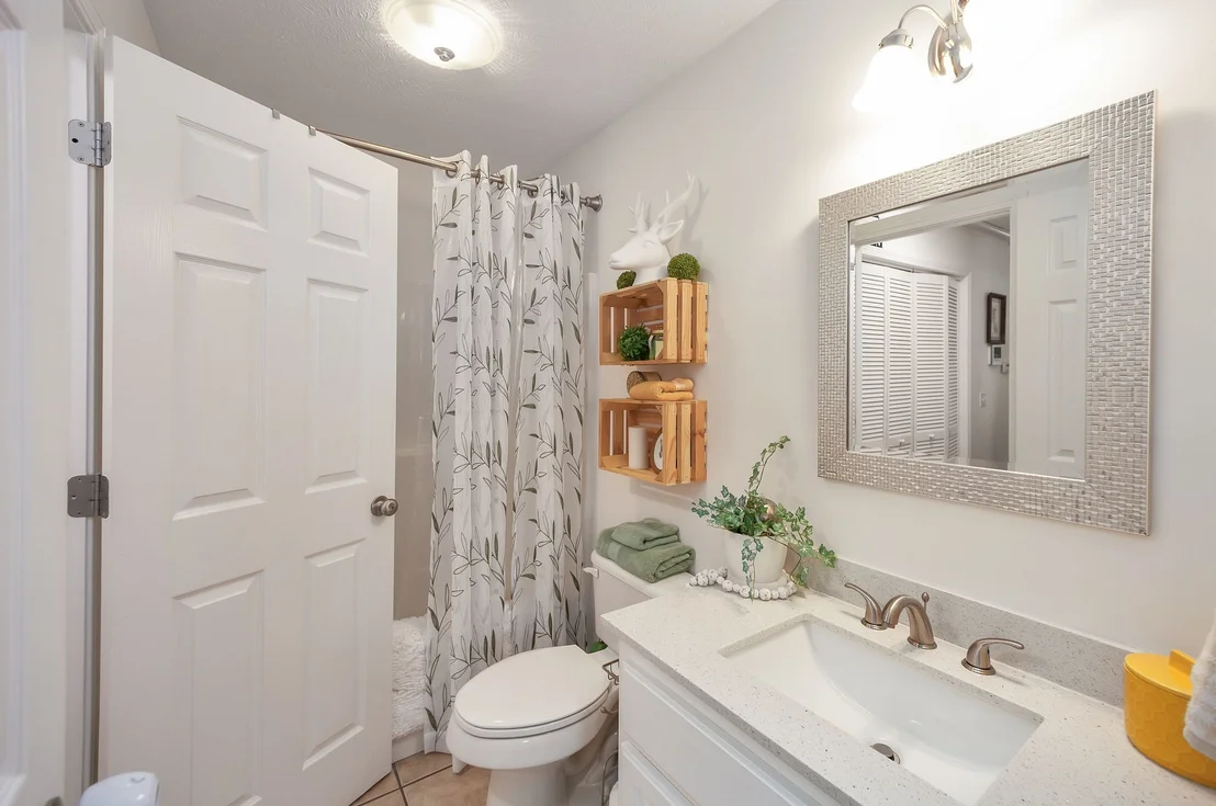 Photo of 455 Madison Cir