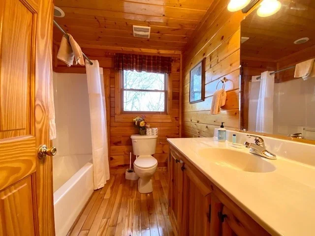 Photo of 2121 E View Drive